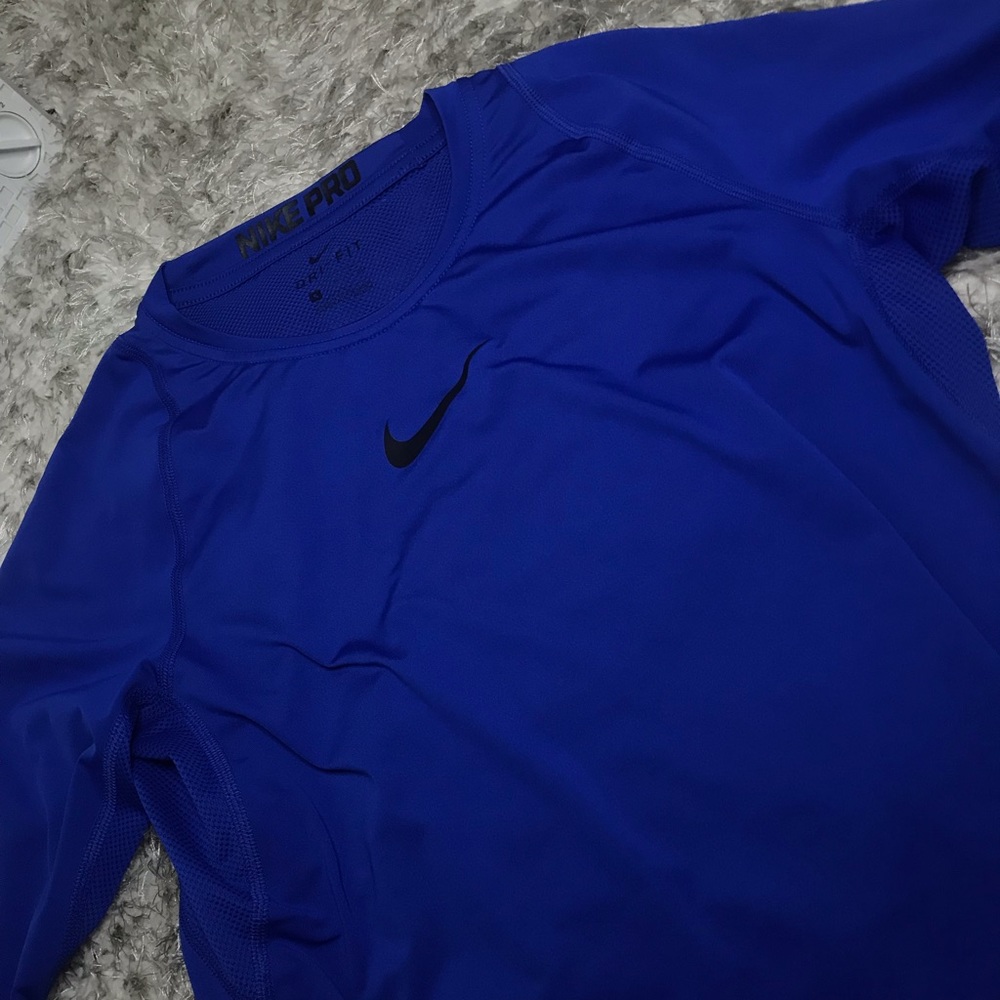 NIKE LONG SLEEVE TEE✅